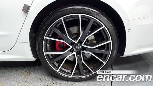 Audi S7 2021 — Photo 19/33