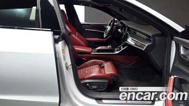Audi S7 2021 — Photo 28/33
