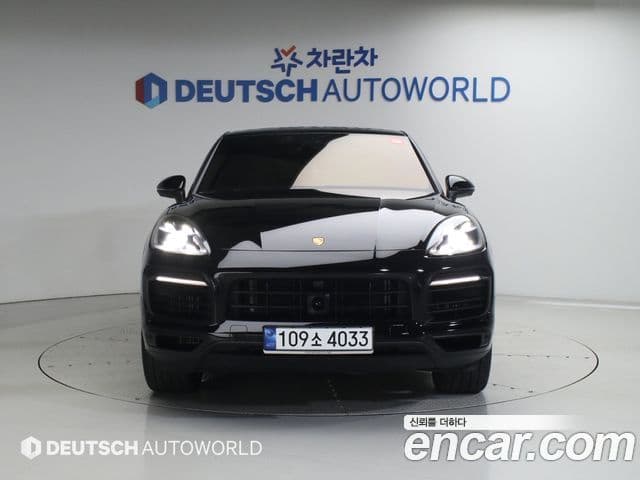 Porsche Cayenne 2023 — ფოტო 4/20