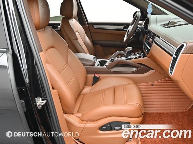 Porsche Cayenne 2023 — ფოტო 11/20