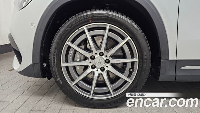 Mercedes-Benz GLA-Class 2021 — Photo 22/32