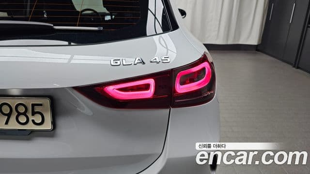 Mercedes-Benz GLA-Class 2021 — Photo 9/32
