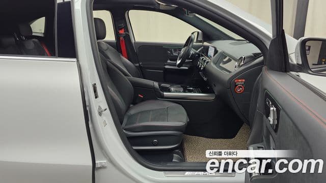 Mercedes-Benz GLA-Class 2021 — Photo 30/32