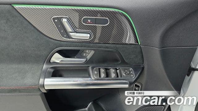 Mercedes-Benz GLA-Class 2021 — Photo 26/32