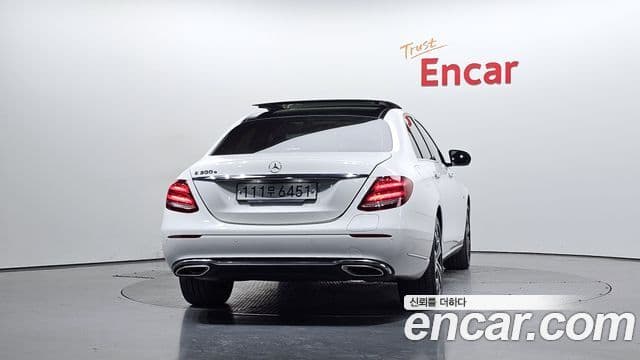 Mercedes-Benz E-Class 2019 — ფოტო 4/20