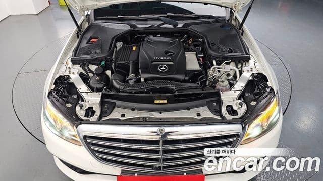 Mercedes-Benz E-Class 2019 — ფოტო 6/20