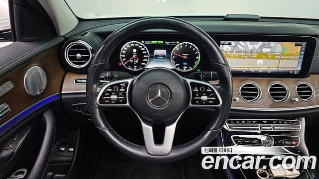 Mercedes-Benz E-Class 2019 — ფოტო 12/20