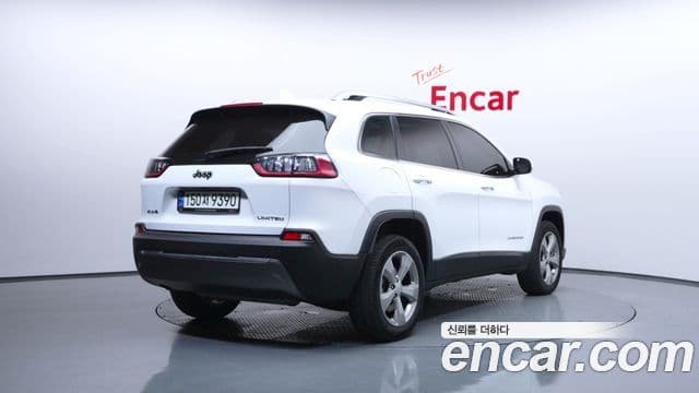 Jeep Cherokee 2021 — ფოტო 5/20