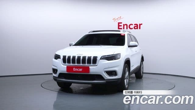 Jeep Cherokee 2021 — ფოტო 2/20