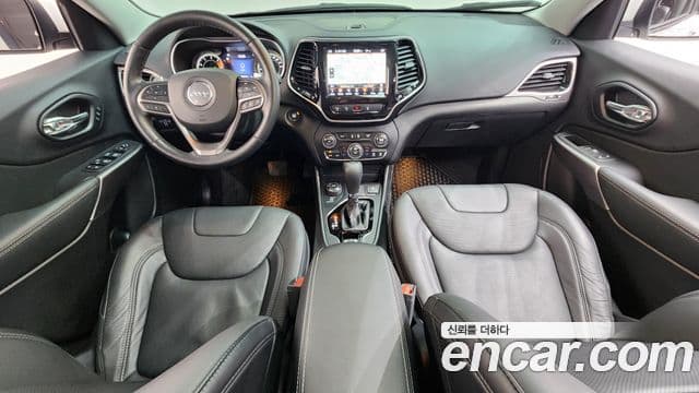 Jeep Cherokee 2021 — ფოტო 12/20