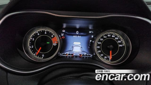 Jeep Cherokee 2021 — ფოტო 9/20