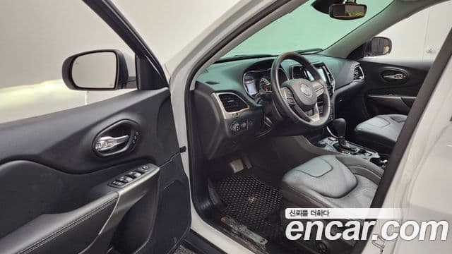 Jeep Cherokee 2021 — ფოტო 11/20