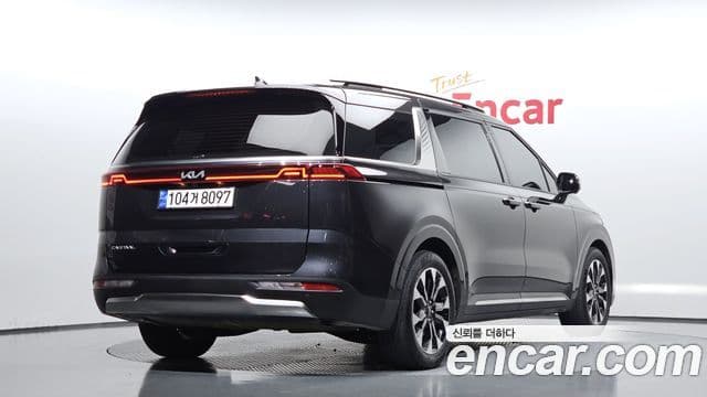 Kia Carnival 2023 — Фото 2/20