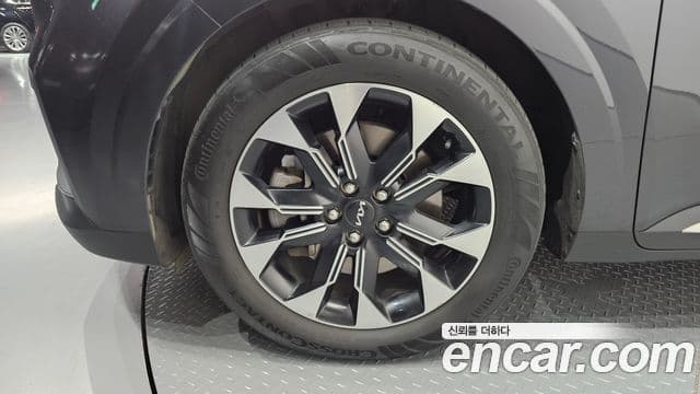 Kia Carnival 2023 — Фото 5/20