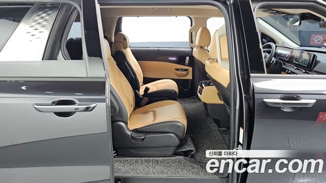 Kia Carnival 2023 — Фото 11/20