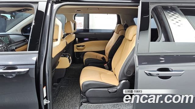 Kia Carnival 2023 — Фото 12/20