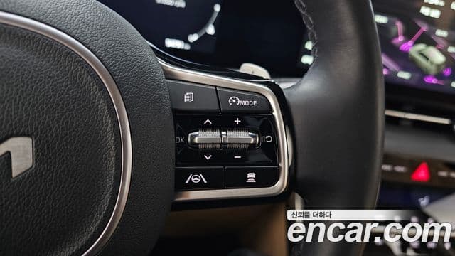 Kia Carnival 2023 — Фото 17/20