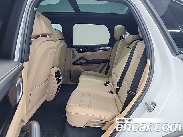 Porsche Cayenne 2021 — Photo 5/20