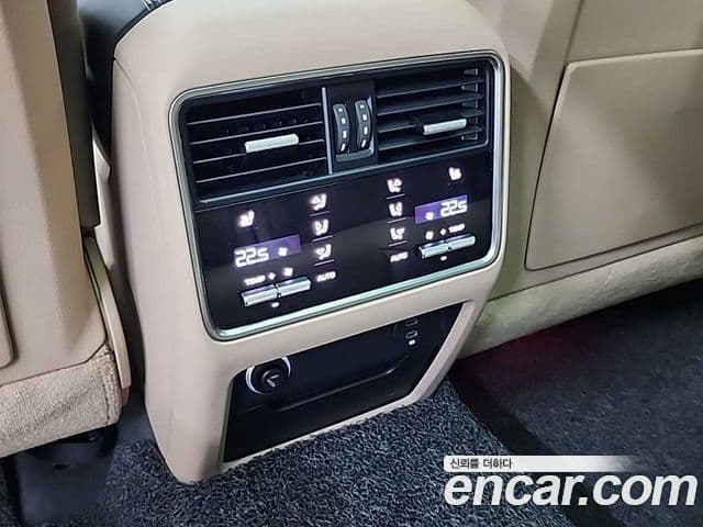 Porsche Cayenne 2021 — Photo 16/20
