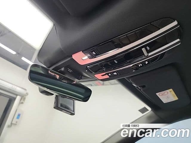 Porsche Cayenne 2021 — Photo 12/20