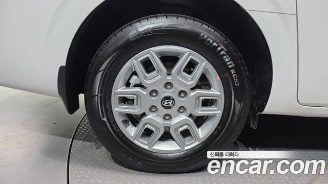 Hyundai Staria 2025 — ფოტო 5/20