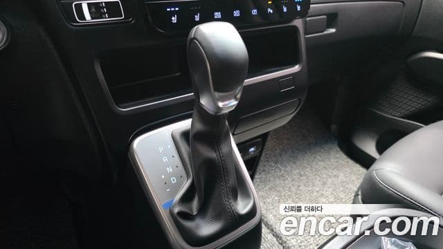 Hyundai Staria 2025 — ფოტო 9/20