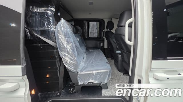 Hyundai Staria 2025 — ფოტო 19/20