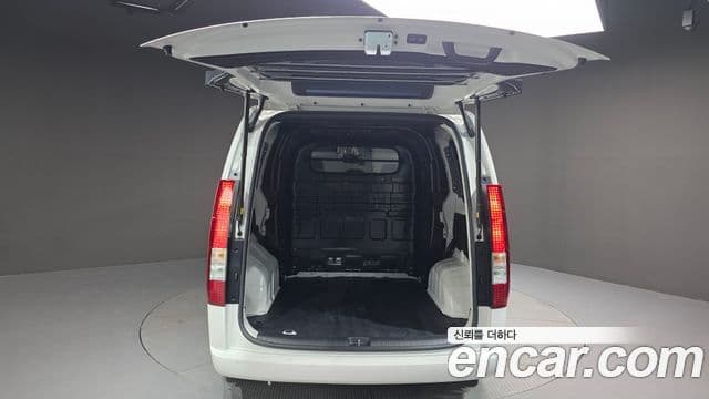 Hyundai Staria 2025 — ფოტო 20/20