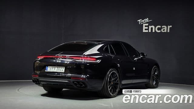 Porsche Panamera 2023 — Photo 25/36