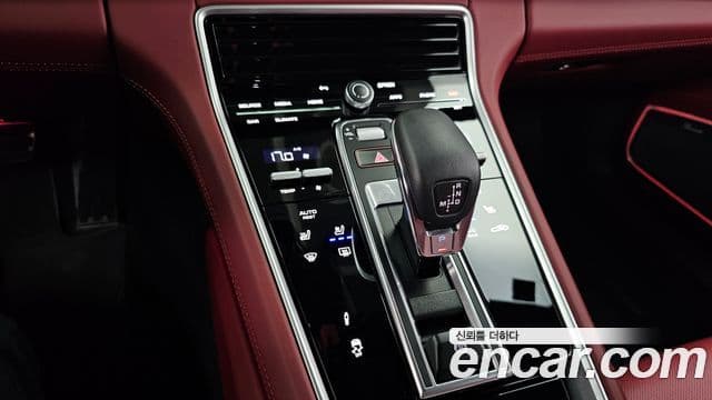 Porsche Panamera 2023 — Photo 9/36
