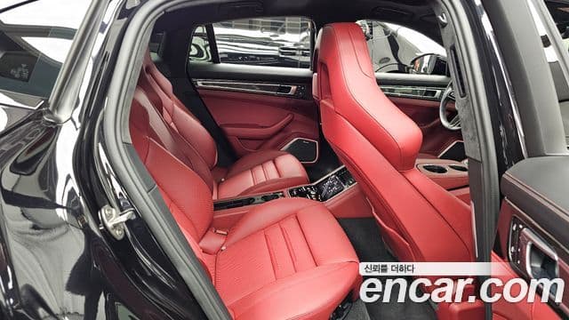 Porsche Panamera 2023 — Photo 2/36