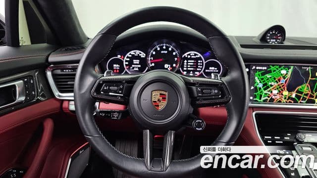 Porsche Panamera 2023 — Photo 27/36