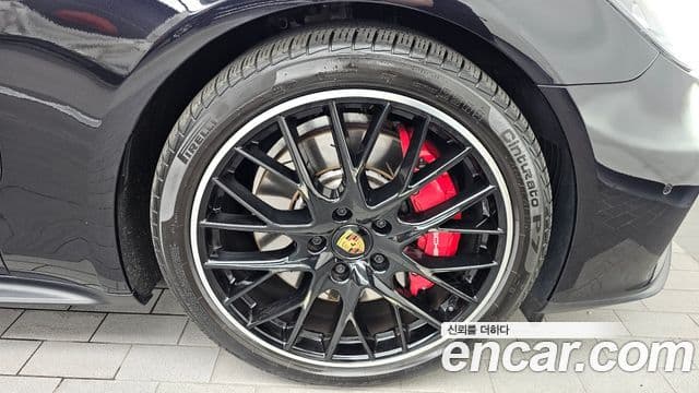 Porsche Panamera 2023 — Photo 21/36
