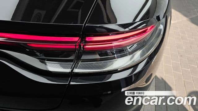 Porsche Panamera 2023 — Photo 14/36