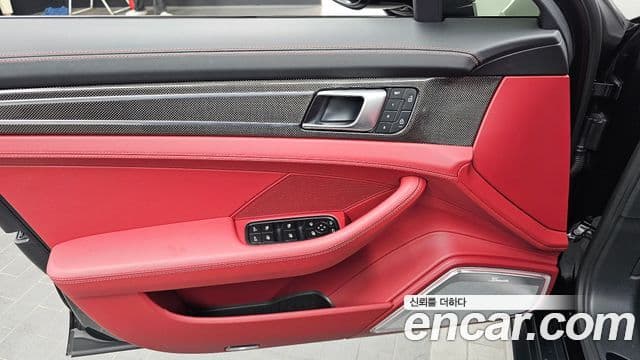 Porsche Panamera 2023 — Photo 11/36
