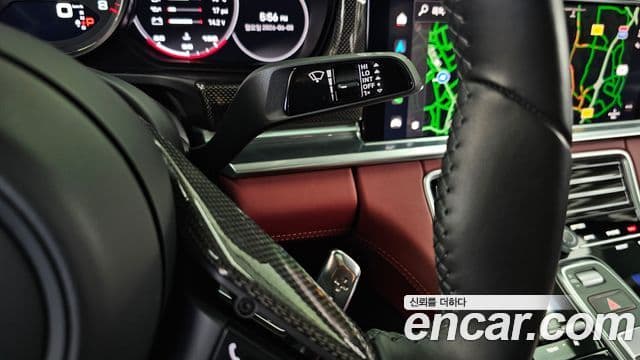 Porsche Panamera 2023 — Photo 34/36