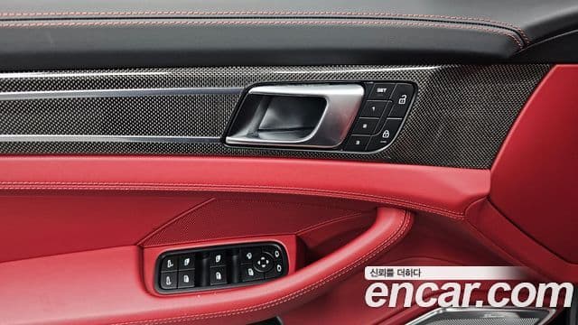Porsche Panamera 2023 — Photo 1/36