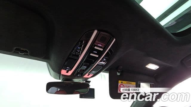 Porsche Panamera 2023 — Photo 35/36