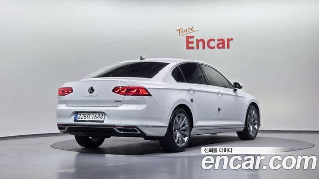 Volkswagen Passat GT 2021 — Şəkil 2/20
