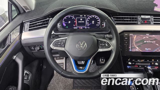 Volkswagen Passat GT 2021 — Şəkil 13/20