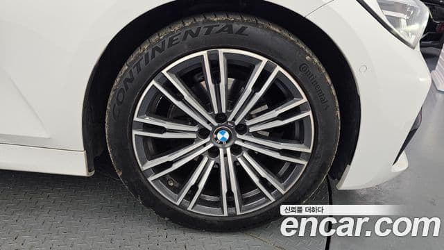 BMW 3 Series 2021 — ფოტო 5/20