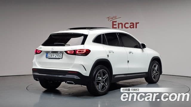 Mercedes-Benz GLA-Class 2020 — Şəkil 2/20