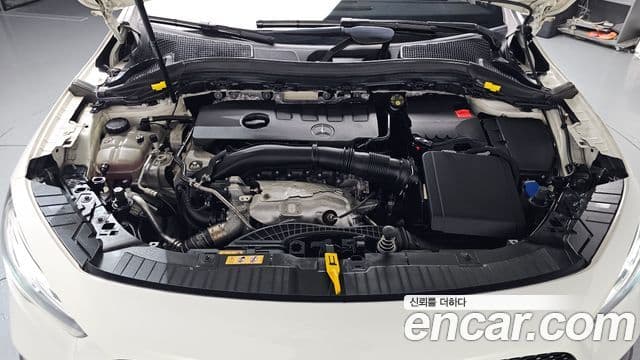 Mercedes-Benz GLA-Class 2020 — Şəkil 6/20