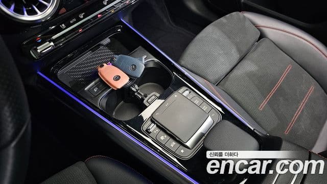 Mercedes-Benz GLA-Class 2020 — Şəkil 16/20