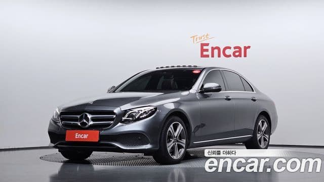Mercedes-Benz E-Class 2018 — ფოტო 1/20