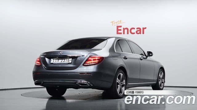 Mercedes-Benz E-Class 2018 — Şəkil 2/20
