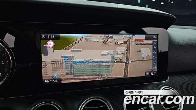 Mercedes-Benz E-Class 2018 — Şəkil 14/20