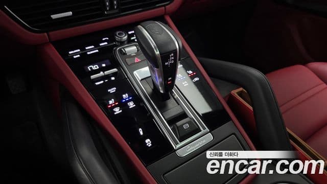 Porsche Cayenne 2023 — ფოტო 9/20