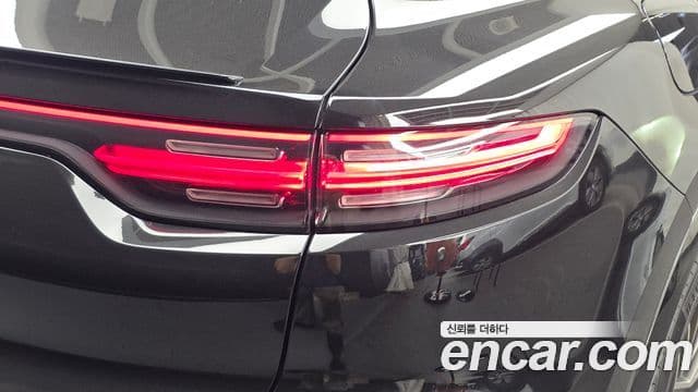Porsche Cayenne 2023 — Photo 25/33