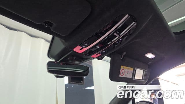 Porsche Cayenne 2023 — Photo 31/33